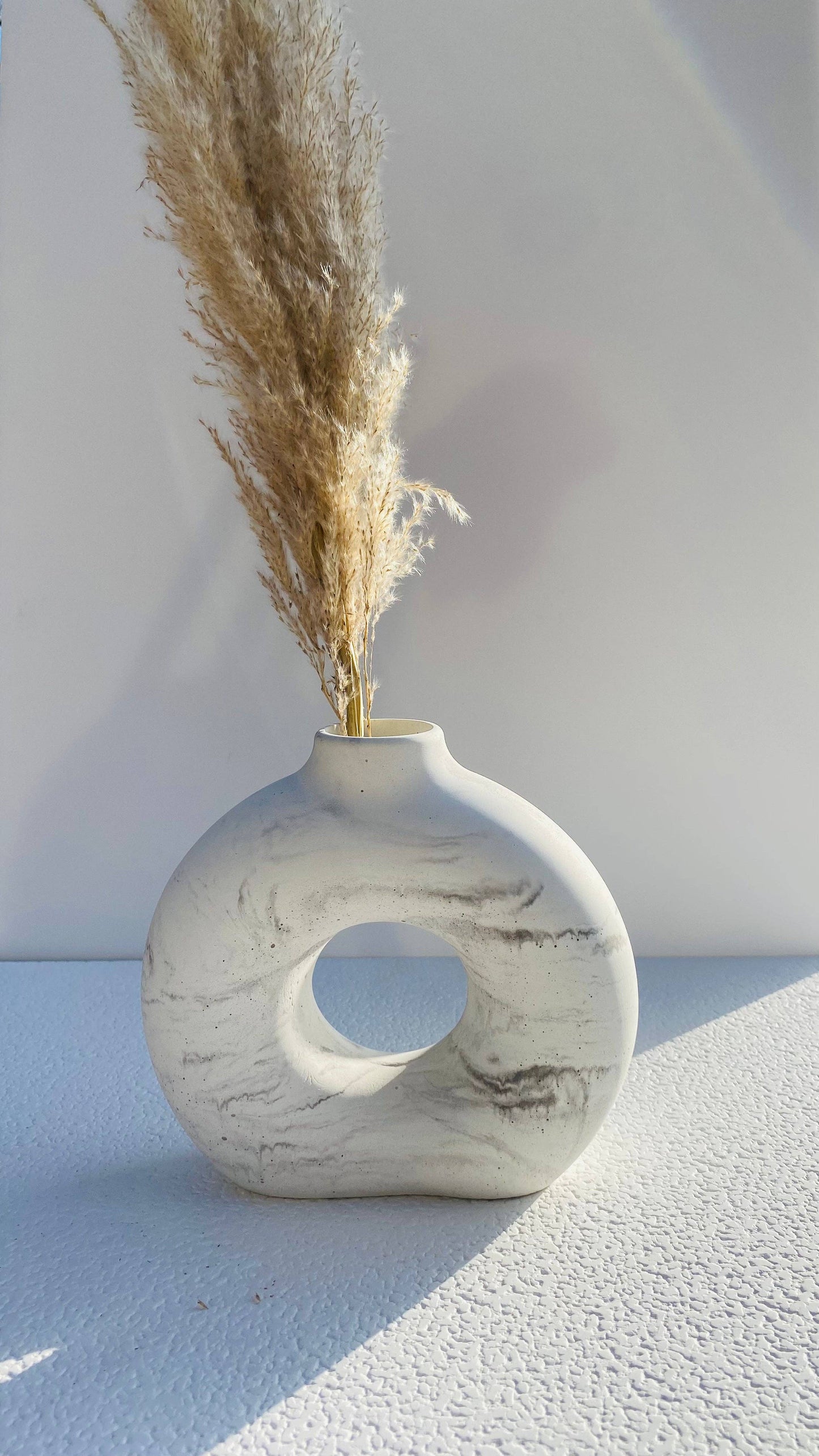 Donut Vase - Circular, Hollow