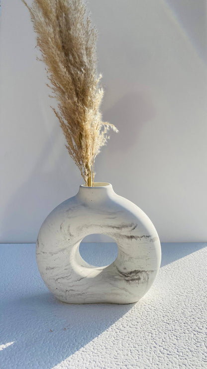 Donut Vase - Circular, Hollow