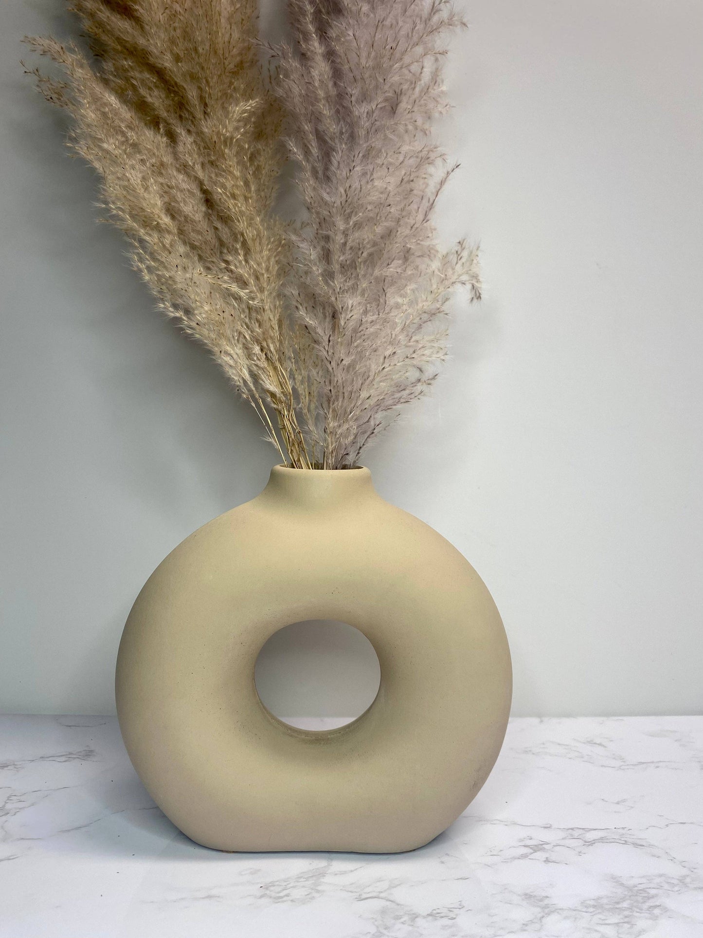 Donut Vase - Circular, Hollow