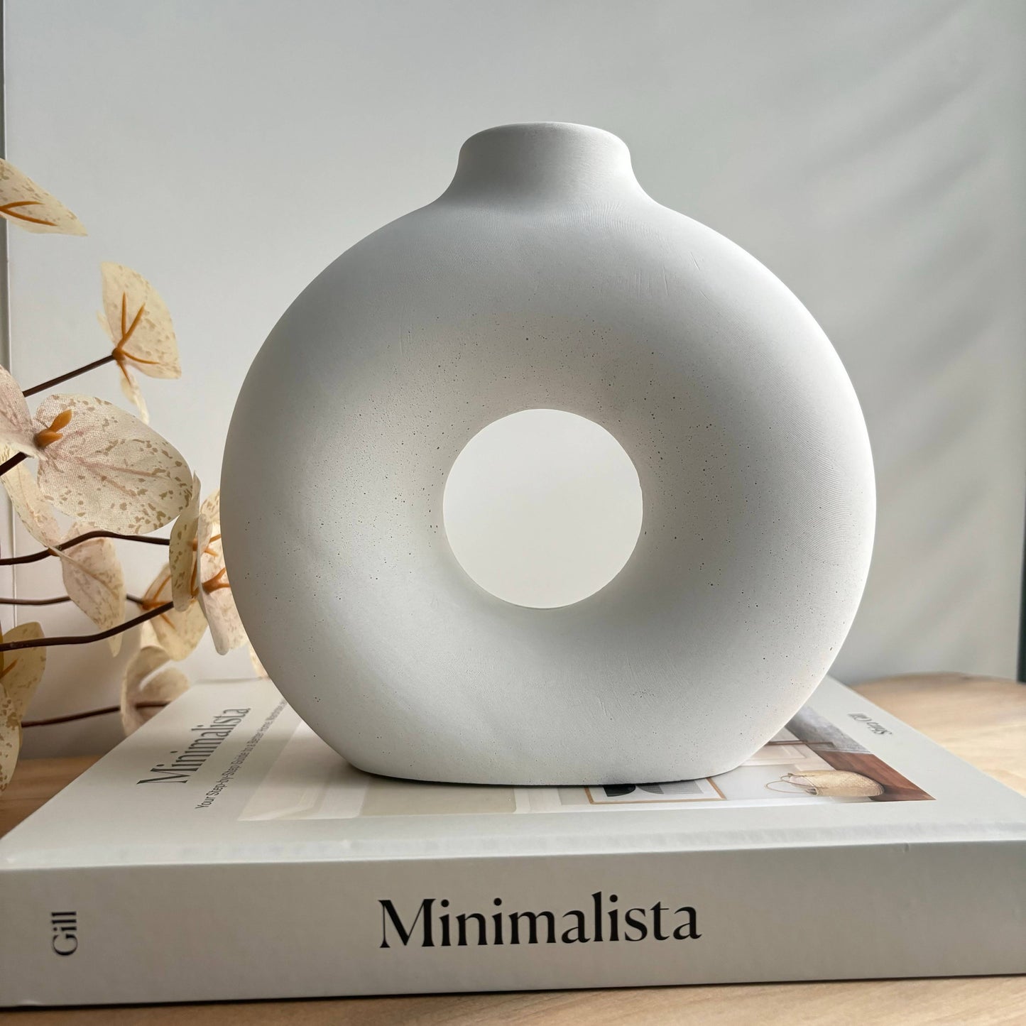 Donut Vase - Circular, Hollow